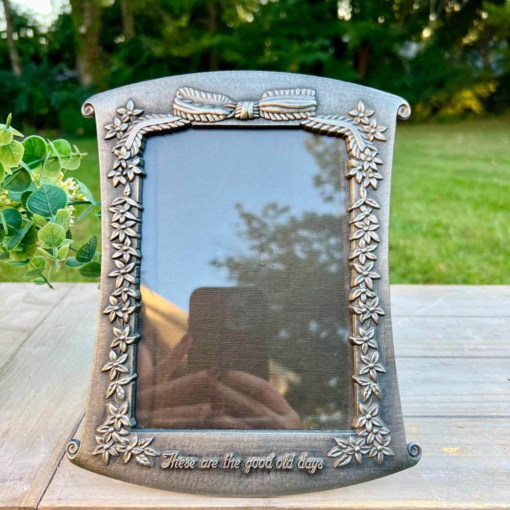 Vintage Pewter Ornate Floral and Bow Picture Frame | 5x7